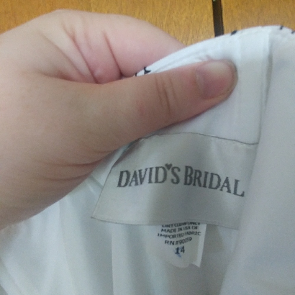 Dress - Picture 3 of 3